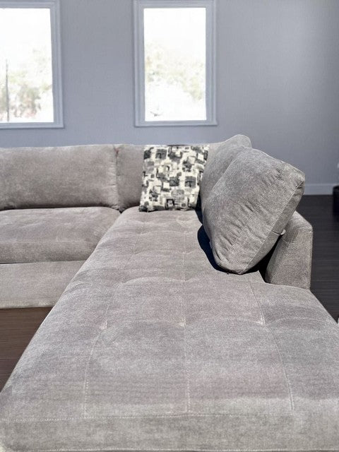 Thomasville Miles Fabric Sectional with Power Footrest