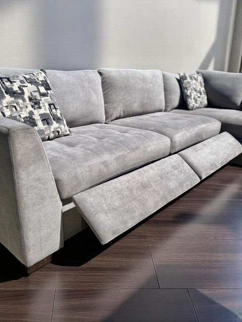 Thomasville Miles Fabric Sectional with Power Footrest